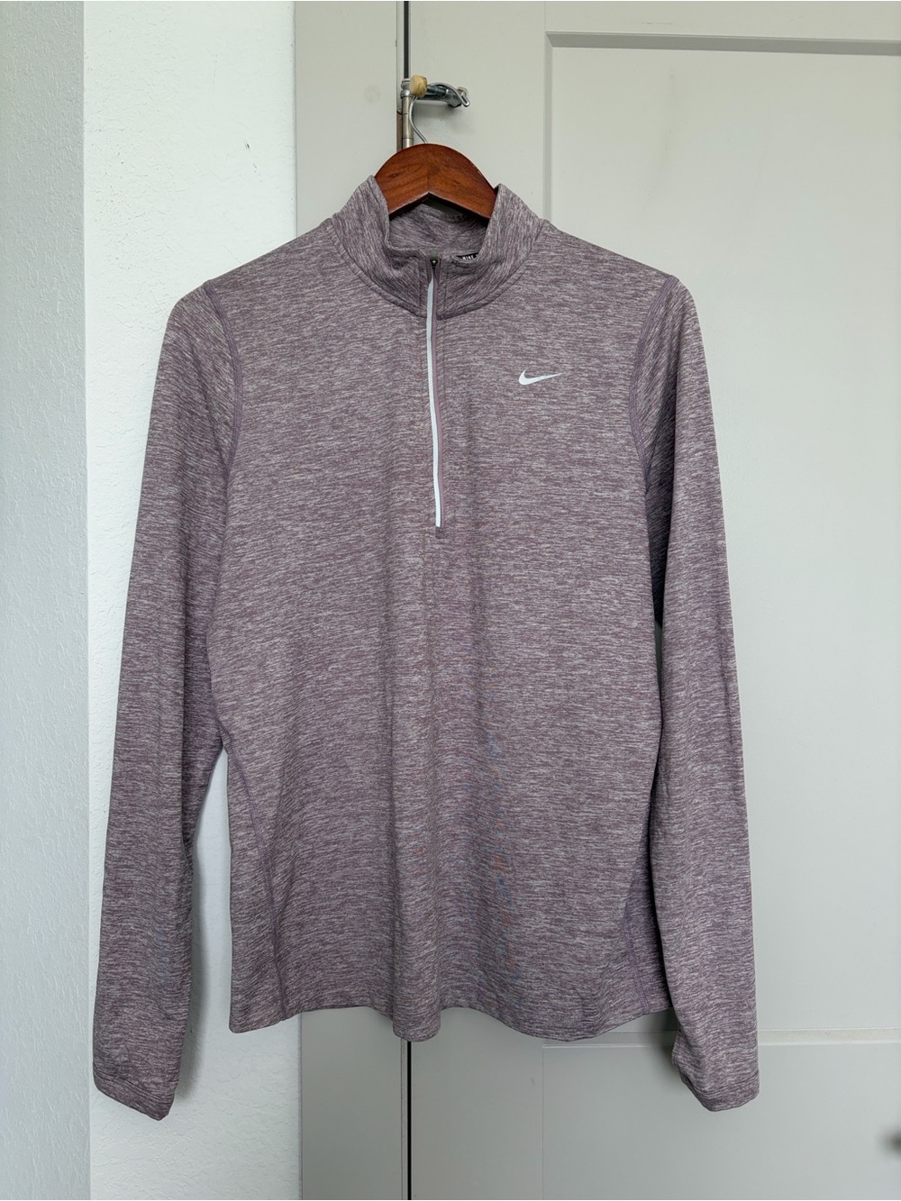 NIKE DRI-FIT ELEMENT 1/2 ZIP RUNNING SHIRT 
PINK/WHITE WOMEN’S LARGE